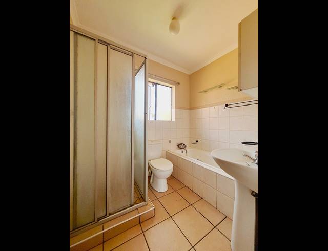 2 BEDROOM APARTMENT RENTED IN HALFWAY GARDENS